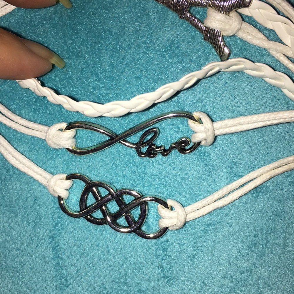 💙🤍NWT friendship Bracelet